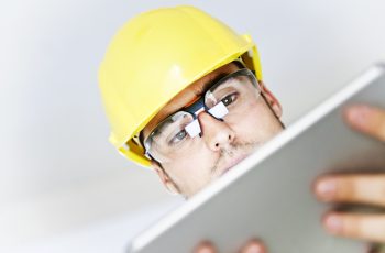 Como o Módulo de Registros auxilia as construtoras no controle de fornecedores e equipes da obra