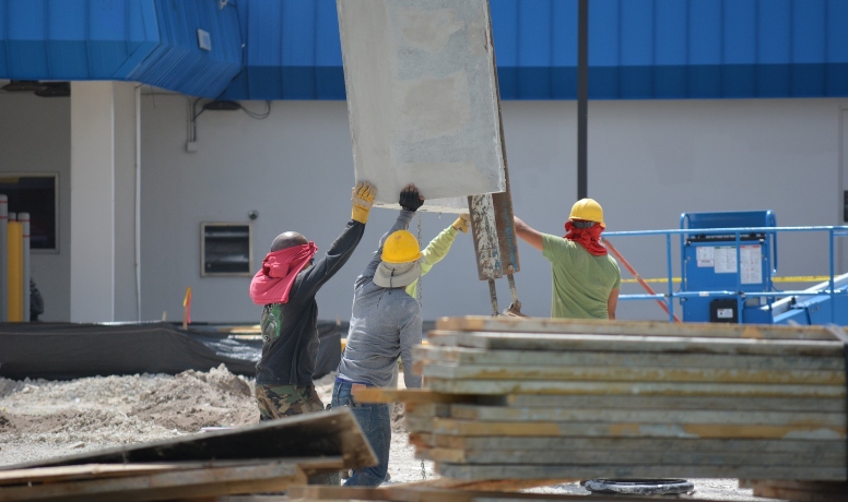 O Descarte de entulho está entre as principais responsabilidades das empresas de construção civil, o descarte incorreto pode acarretar em multas. Saiba mais!