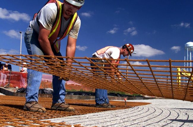 Como garantir uma equipe qualificada no canteiro de obras?